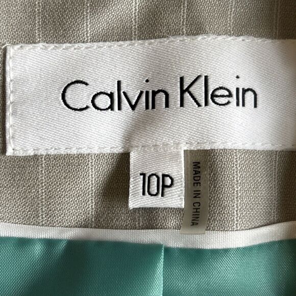 Calvin Klein Women’s Light Gray Pinstriped Suit Jacket Blazer /Pockets Size 10P - Picture 4 of 9